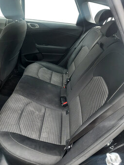 KIA Ceed Tourer Hybrid 2022 - 10