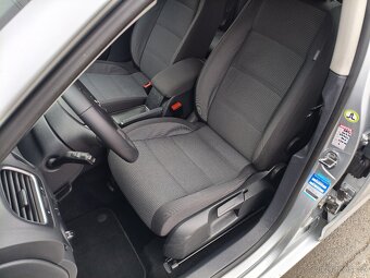 Volkswagen Golf Variant 1.6 TDI 77 Kw Trend r.v.2011 - 10