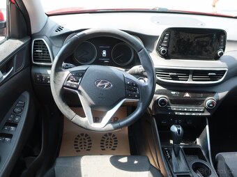 Hyundai Tucson 2.0CRDi 136kW AUTOMAT 4x4 PANORAMA TAŽNÉ - 10