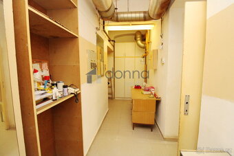 Pronájem obch. prostor 200m2, ulice Jirečkova, Praha 7 - Let - 10
