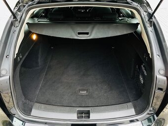 Opel Insignia 2.0 CDTI 125KW MANUÁL LED LUX NAVI SERVISKA - 10