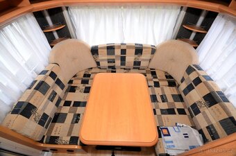 Karavan Hobby De Luxe 450 UB - 10