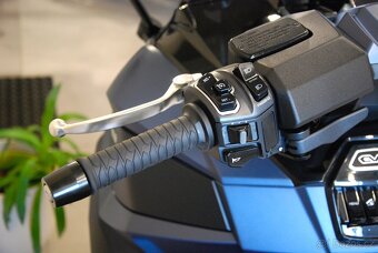 Kymco CV3 550i ABS-stroj od nás,1.maj,490km,ŘP B,KRÁSNÝ STAV - 10