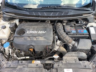 Kia Cee'd hatchback - 10