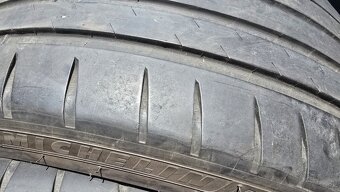 Letní pneu 235/35/19 Michelin - 10