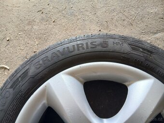 ALU KOLA 5Jx14 H2 s PNEU Bravuris 5 HM 195/50 R15 V - 10