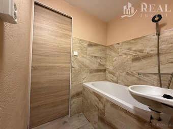 Pronájem, byt, 1+1, po rekonstrukci, OV, Březenecká, Chomuto - 10