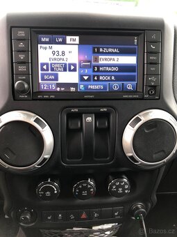 Jeep wrangler 3.6 SAHARA 209kw první majitel - 10