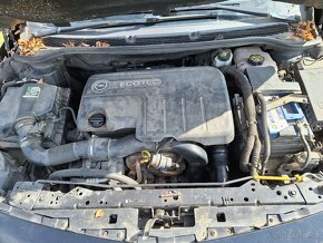 OPEL ASTRA SPORTS TOURER - 10