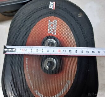 Autorádio a reproduktory - 10
