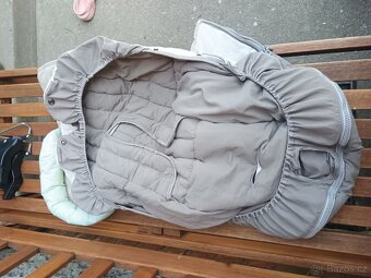 Maxi Cosi Cabrio Fix + adaptéry + fusak - 10