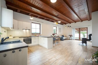 Prodej rodinného domu 195 m2, pozemek 823 m2, Rohozná - 10