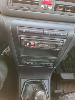 Škoda Octavia 1.9 TDI 81kw Kombi ///Na opravu///.. - 10