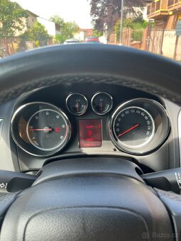 Opel Astra J 2014 - 10