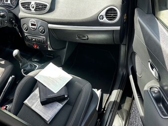 Renault Clio kombi 1.2i, r.2012, klima, pěkný stav - 10