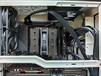 Sestavené PC, Retro dělo s AMD RX 9070 XT a Ryzen 7600 - 10