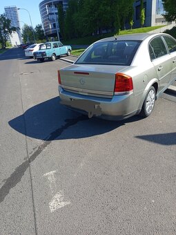 Opel Vektra 2.2 benzin V16 2003 - 10