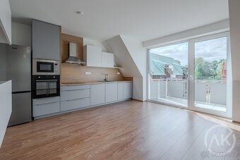 Pronájem podkrovního bytu 3+kk s balkonem v novostavbě v Bra - 10