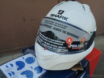 Shark - vel. M - 10
