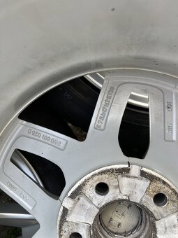 original Audi A4 r17 8W0601025D - 10