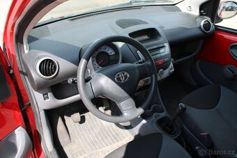 Toyota Aygo, 1,0i 48KW, STK, r.v. 2006, ČR - 10