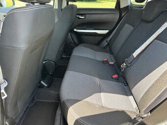 Suzuki Vitara 1,6 i 88 KW 4x4 82000 KM - 10