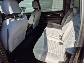 DODGE RAM 1500 5,7 HEMI 2024  4x4 odpočet DPH 8 000 km - 10