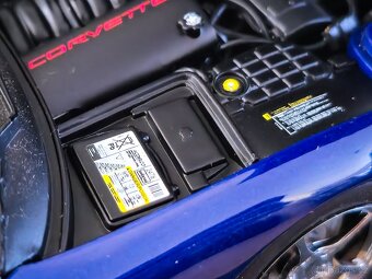Chevrolet Corvette C5 1:18 AutoArt - 10