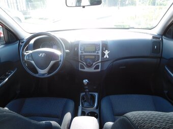 Hyundai i30 1.4i 16V Comfort, 80 kW, Aut. Klima - 10