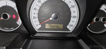 Kia ceed crdi 85kw r.v.2008 - 10