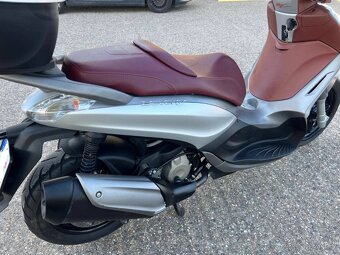Piaggio Beverly 350 - 10