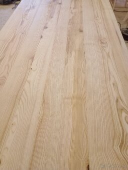 Jídelní stůl a židle - 10