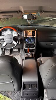 Chrysler 300c 5.7 Hemi - 10