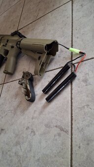 Airsoftová zbraň + vybavení - 10