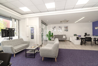 Pronájem obchodního prostoru (124m2) na ulici Výškovická, v  - 10