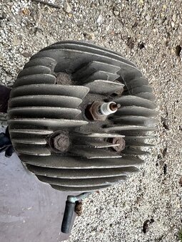 Predám motor JAWA 250/559 panelka pretáča a radí - - 10