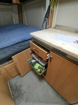 Prodám karavan Tec 450 – 4 osoby připravený na cestu - 10