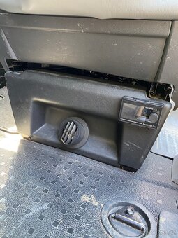 VW Transporter T5 bus 8 míst 1.9 tdi 85kw camper - 10