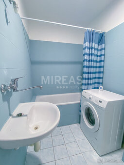 Milovice, pronájem bytu 2 + 1, 48 m2 s balkónem 2 m2 a sklep - 10