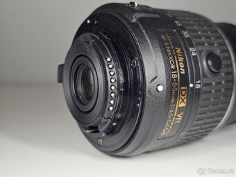 Nikon AF-S DX NIKKOR 18-55mm f/3.5-5.6G VR II + filtr - 10