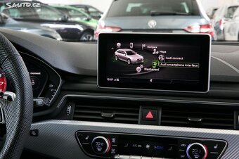 Audi RS4 Avant - 10