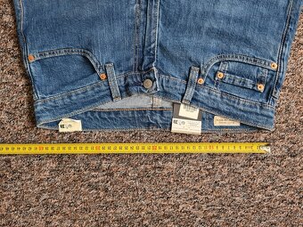 Levi Strauss - 10