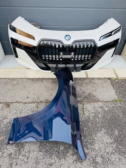 BMW G70 nárazník M-paket světla blatnik - 10