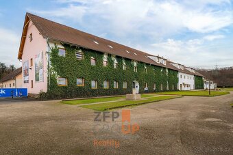 Pronájem bytu 1+1 s výměrou 71 m2, ulice K Radotínu, Praha - - 10