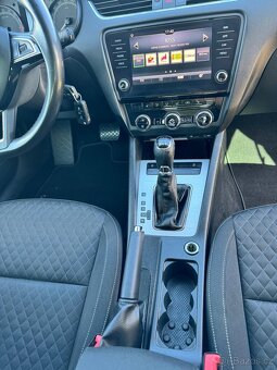 Škoda Octavia 3 FL / 2.0 TDI / 4x4 / DSG / Tažné - 10