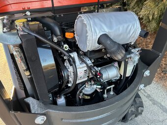 Minibagr CR13OH, 1300 kg, tříválcový motor YANMAR - 10