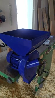 Kladivkový šrotovnik na obilii - 10