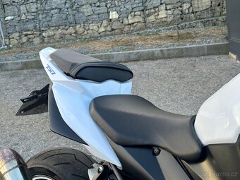 Suzuki GSR 750 2014 - 10