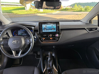 Toyota Corolla Sedan 1.8 Hybrid, TOP stav - 10