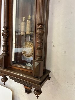Velké závažové hodiny sig. Gustav Becker. - 10
